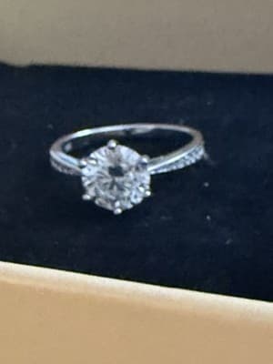 Round Lab Created Diamond With Accented Lab Diamonds Around It 14 Kt Gold White - Thumbnail 5