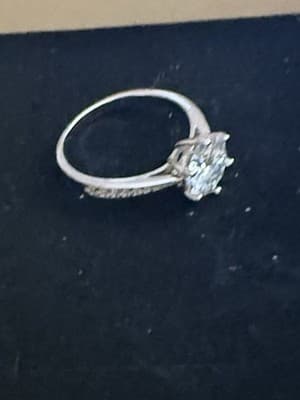 Round Lab Created Diamond With Accented Lab Diamonds Around It 14 Kt Gold White - Thumbnail 3