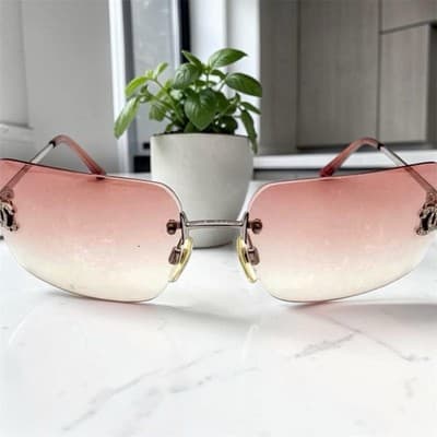 Chanel Pink Rhinestone Sunglasses 4017d Comes With Case Excellent Condition - Thumbnail 4
