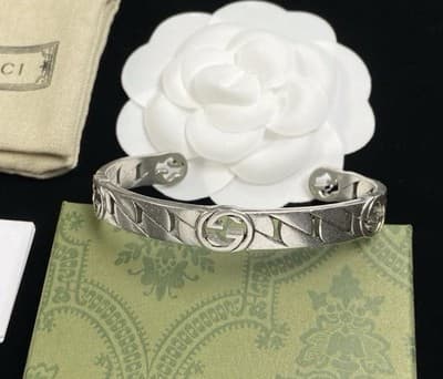 Gucci Interlocking Sterling Silver Cuff Unisex Bracelet Comes W Box - Thumbnail 5