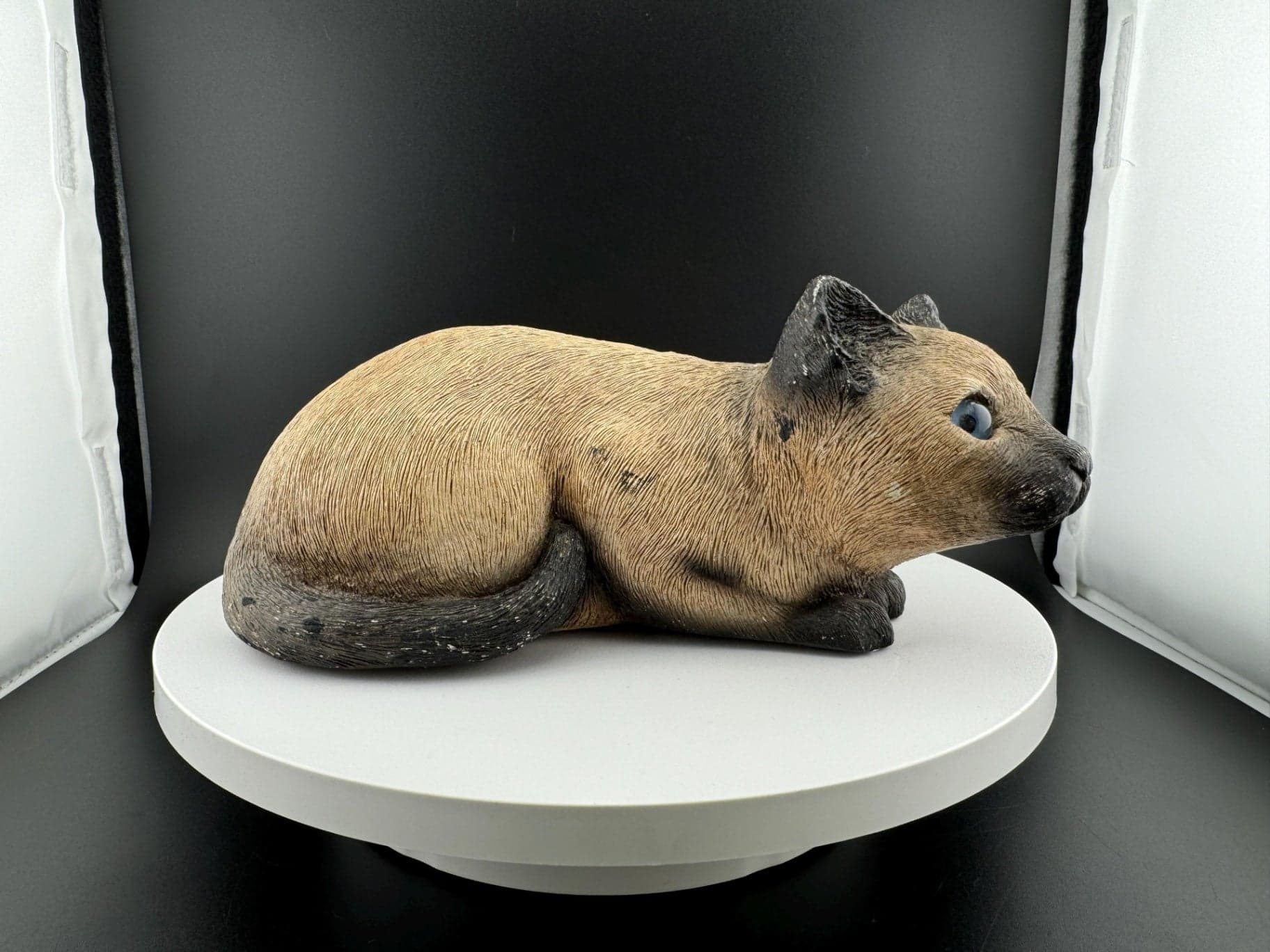 Vintage 1982 Sandcast Siamese Cat Figurine - Thumbnail 3