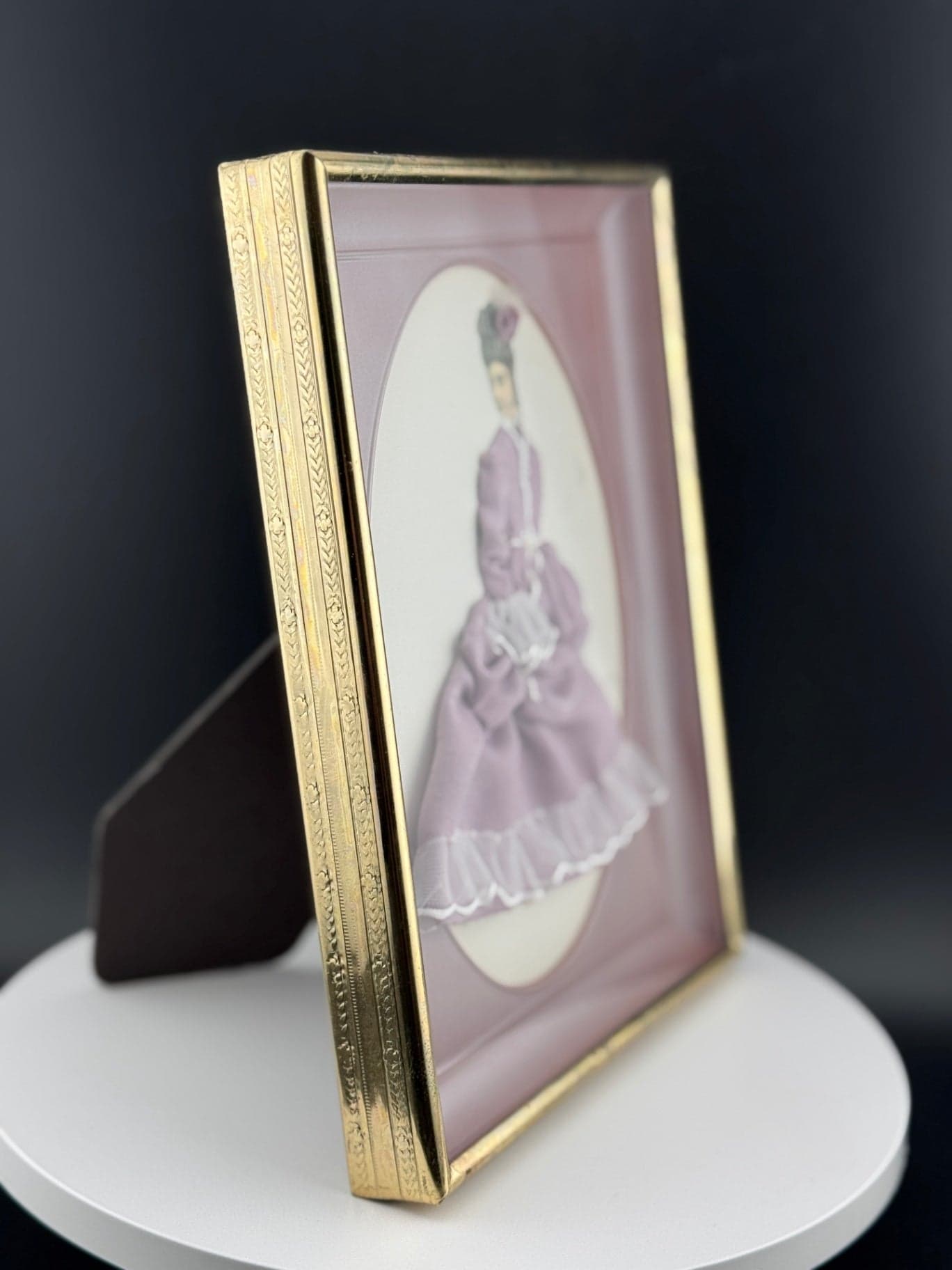 Victorian Woman Diorama - Lavender - Thumbnail 2