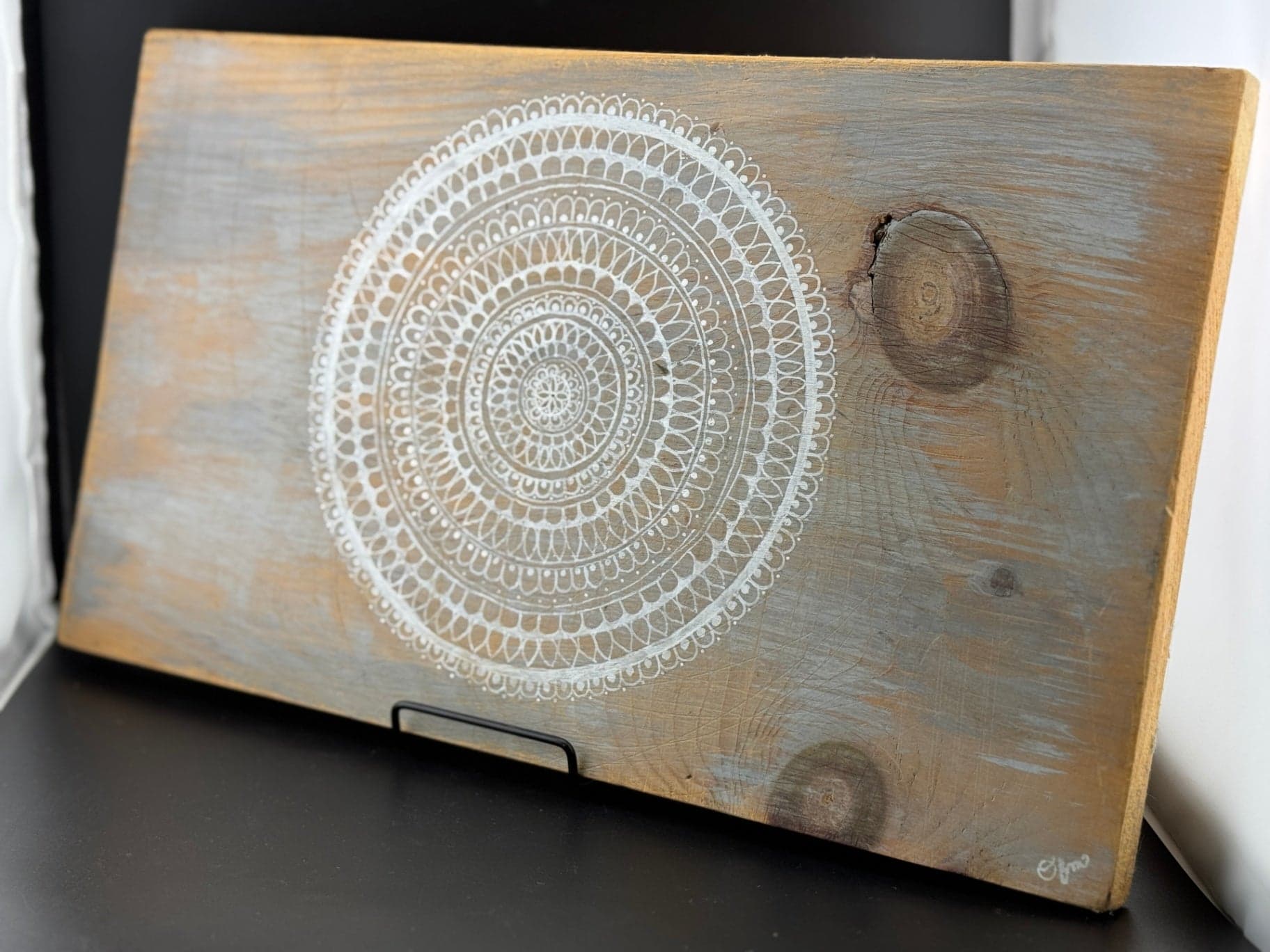Mandala on Wood Art - Thumbnail 3