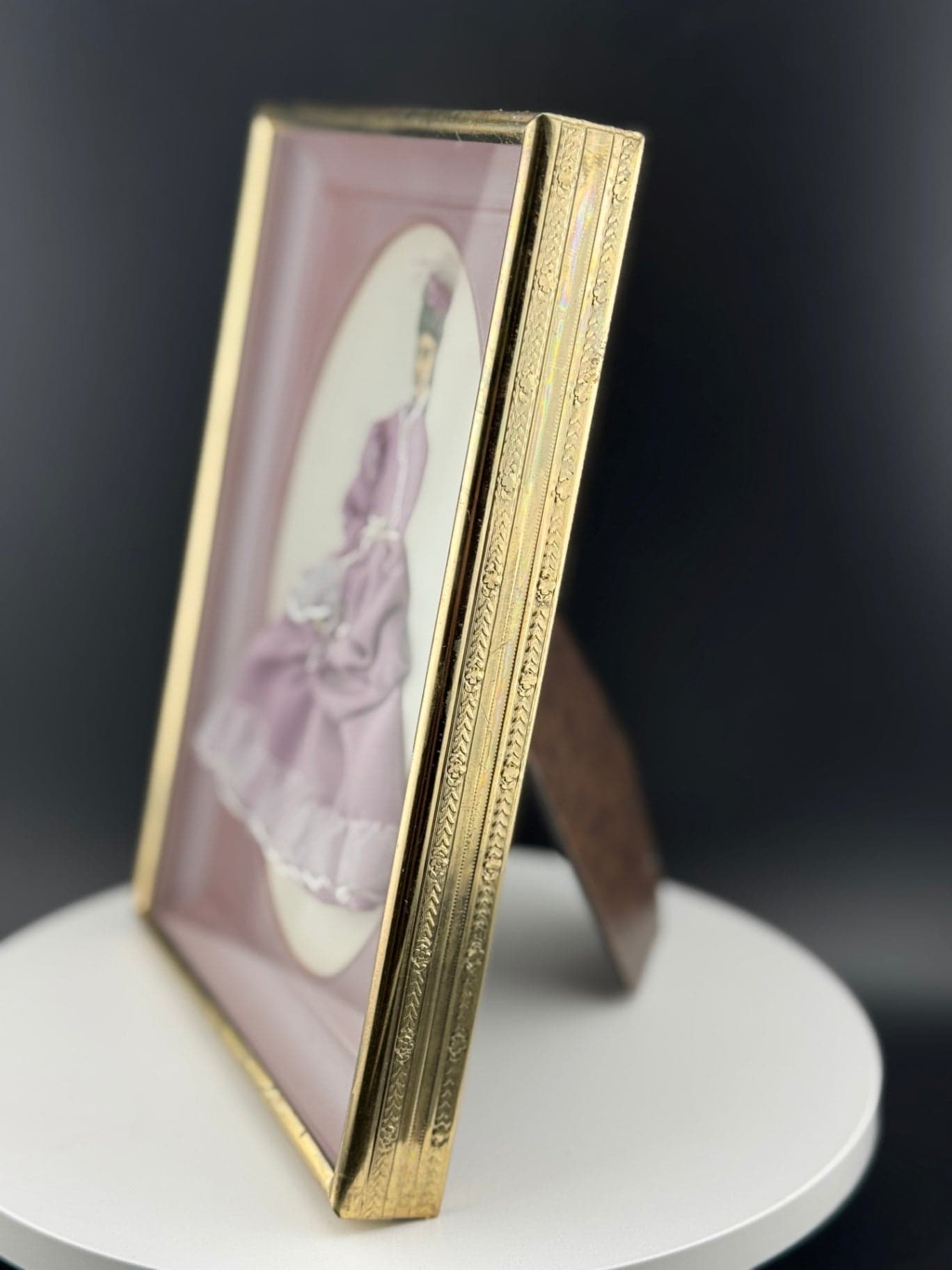 Victorian Woman Diorama - Lavender - Thumbnail 3