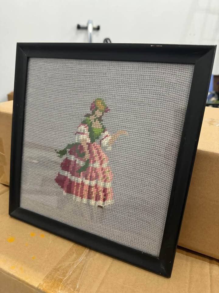 Victorian Woman Crewel - Thumbnail 2