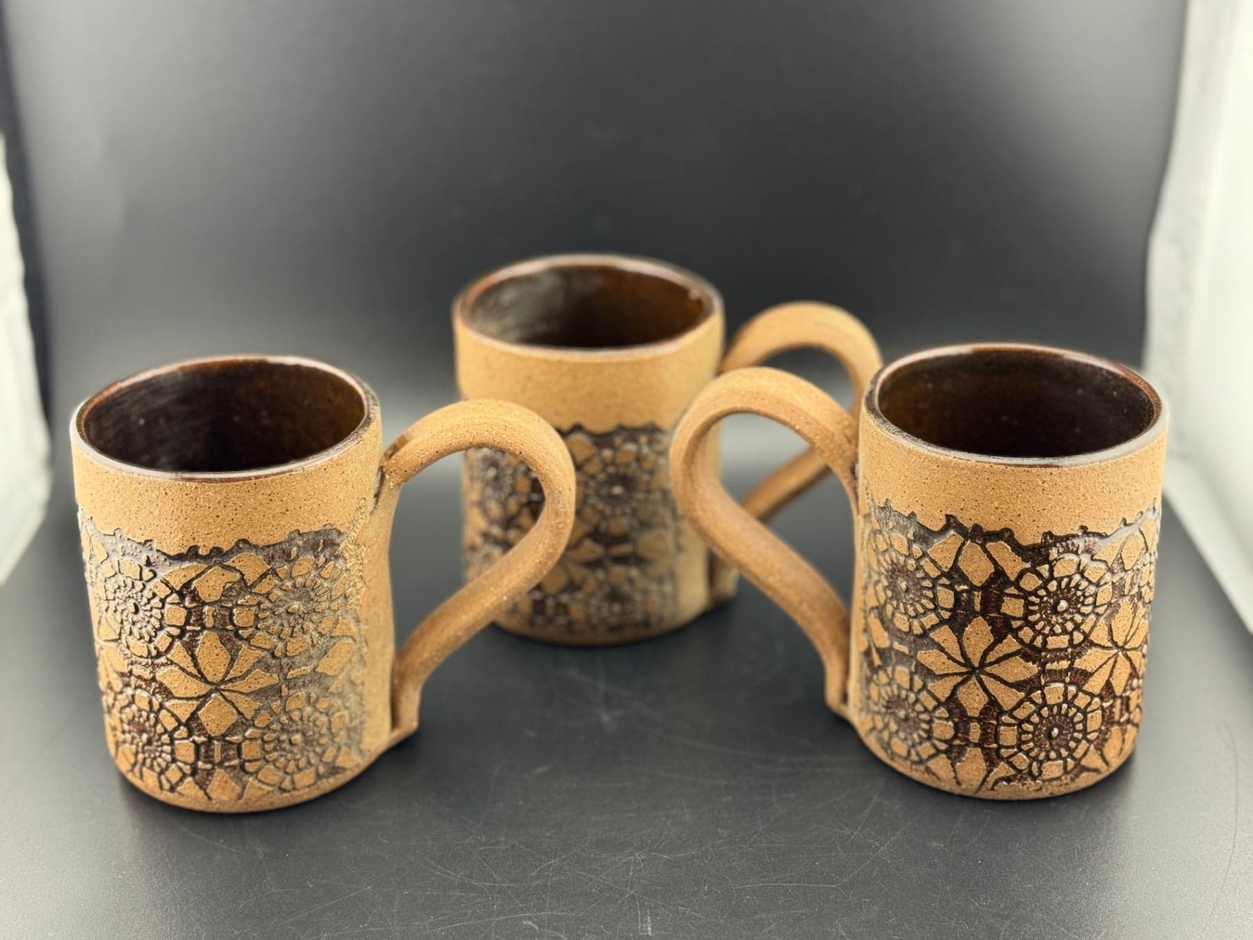 3 VTG Pottery Mugs/CarolAdamecMarsham - Thumbnail 4