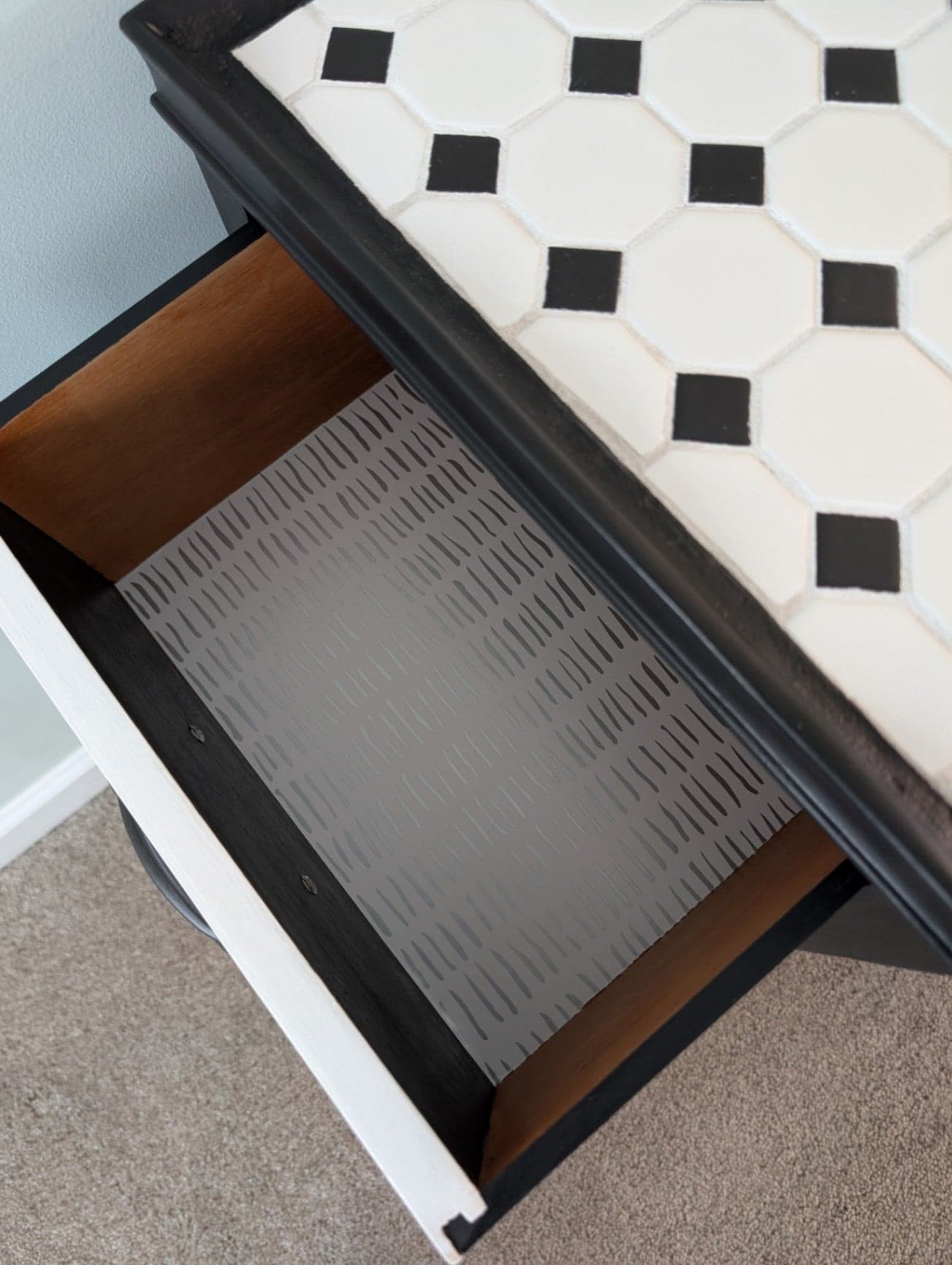 Classic Black & White Refinished End Table - Thumbnail 3