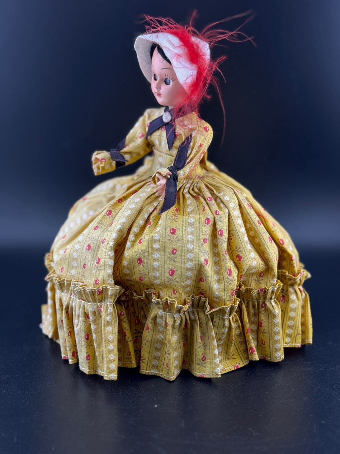 Vintage Doll in a Cloche - Thumbnail 7
