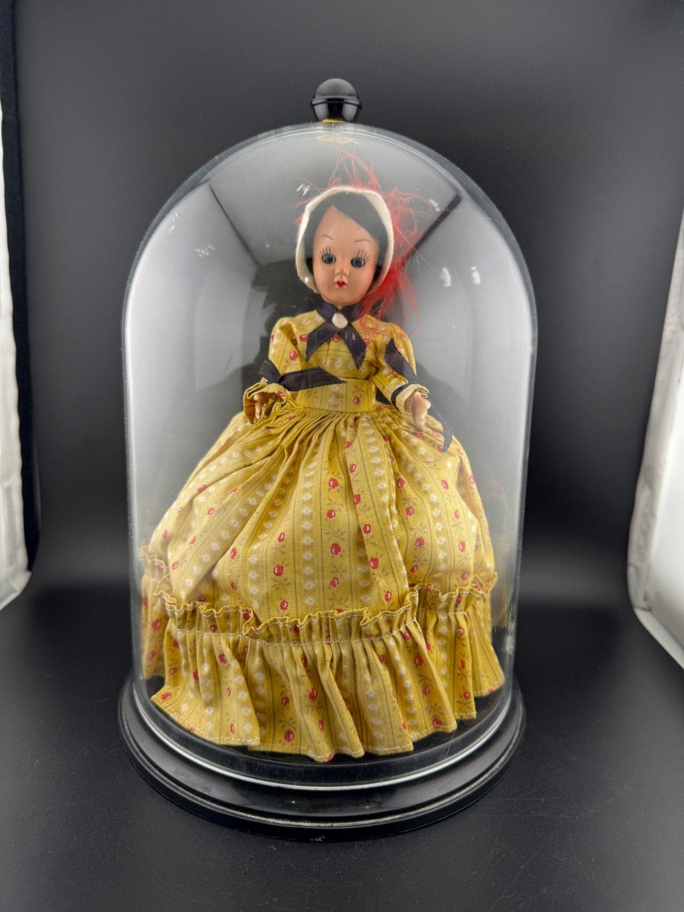 Vintage Doll in a Cloche - Thumbnail 5