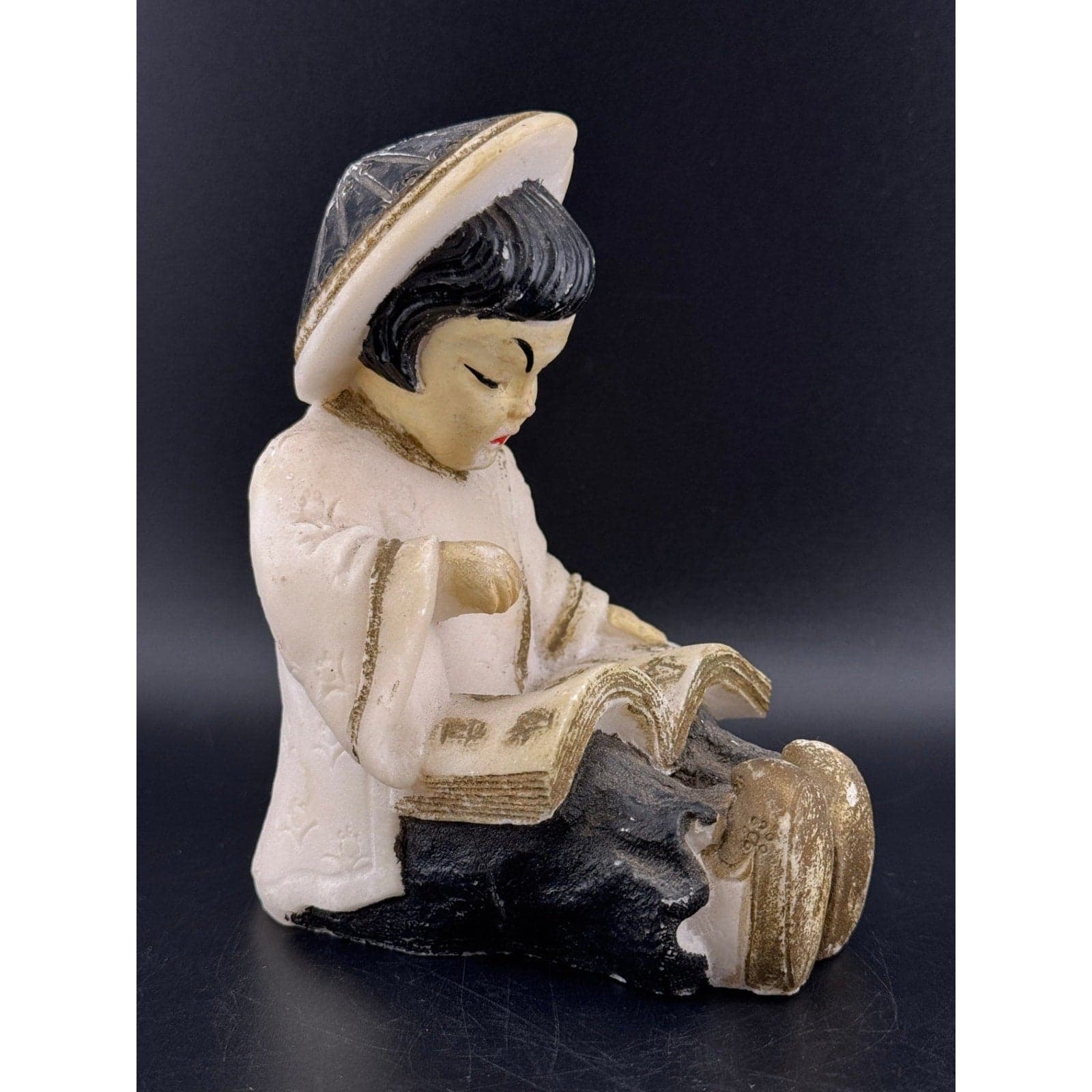 Vintage Salt Stone Little Asian Girl Reading - Thumbnail 2