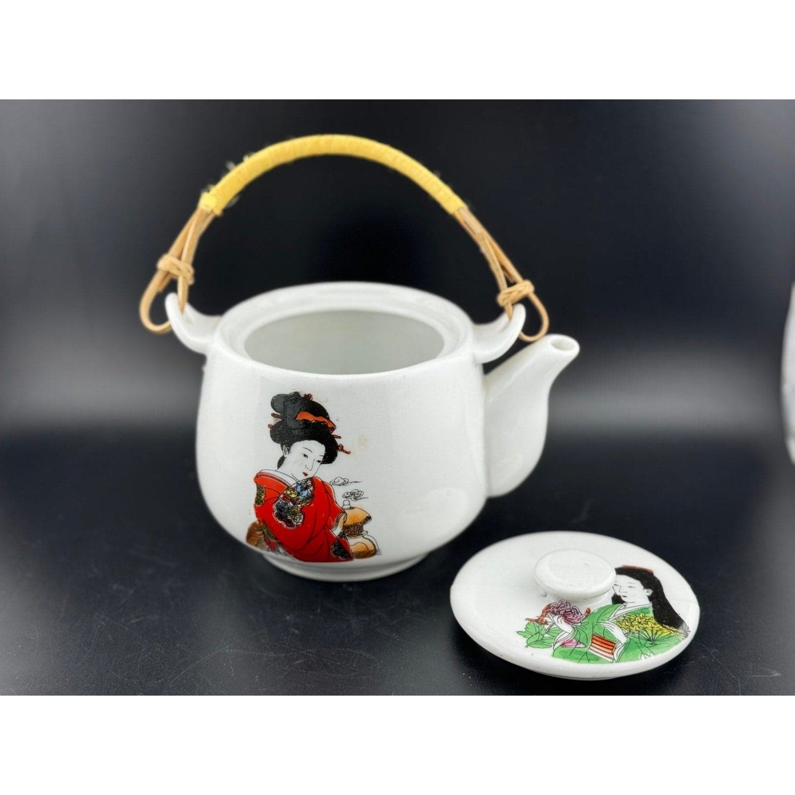 Geisha Tea Set - Teapot with Four Cups - Thumbnail 3