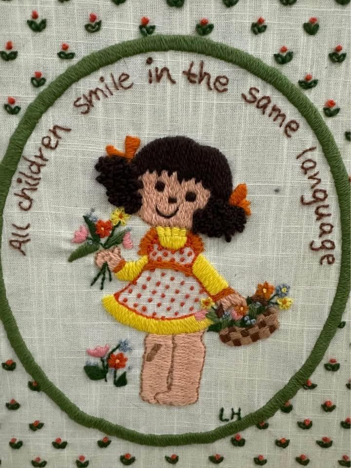 All Children Smile Crewel - Thumbnail 4