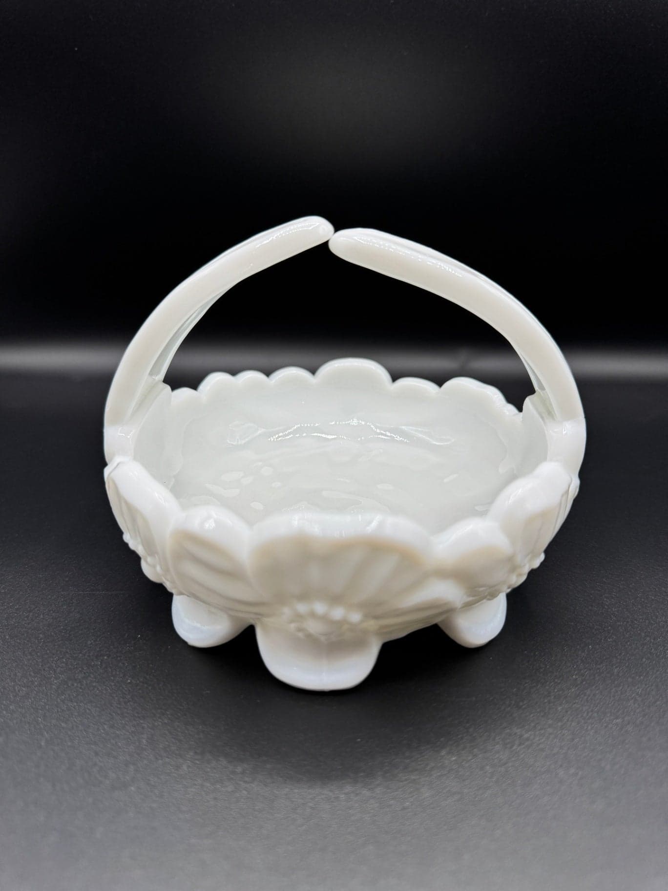 Dogwood Milk Glass Basket - Thumbnail 3