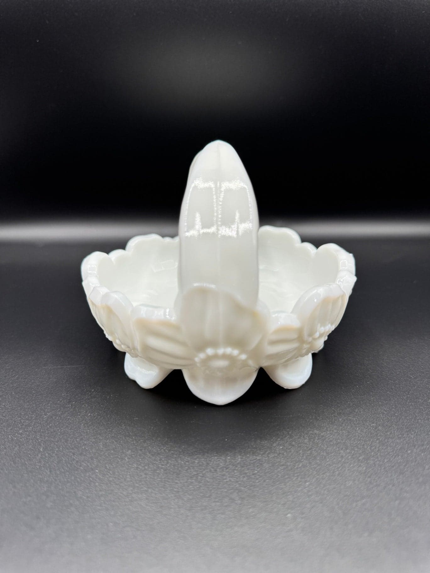 Dogwood Milk Glass Basket - Thumbnail 2