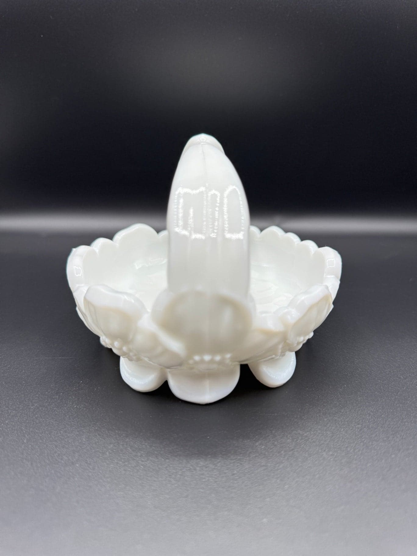 Dogwood Milk Glass Basket - Thumbnail 4