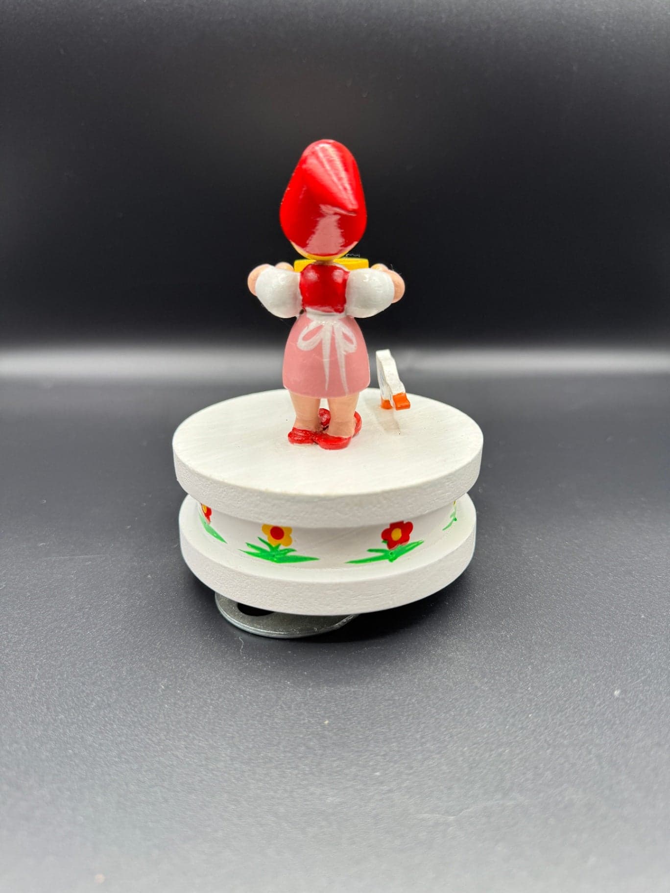 Girl w/Geese Folk Music Box - Thumbnail 3