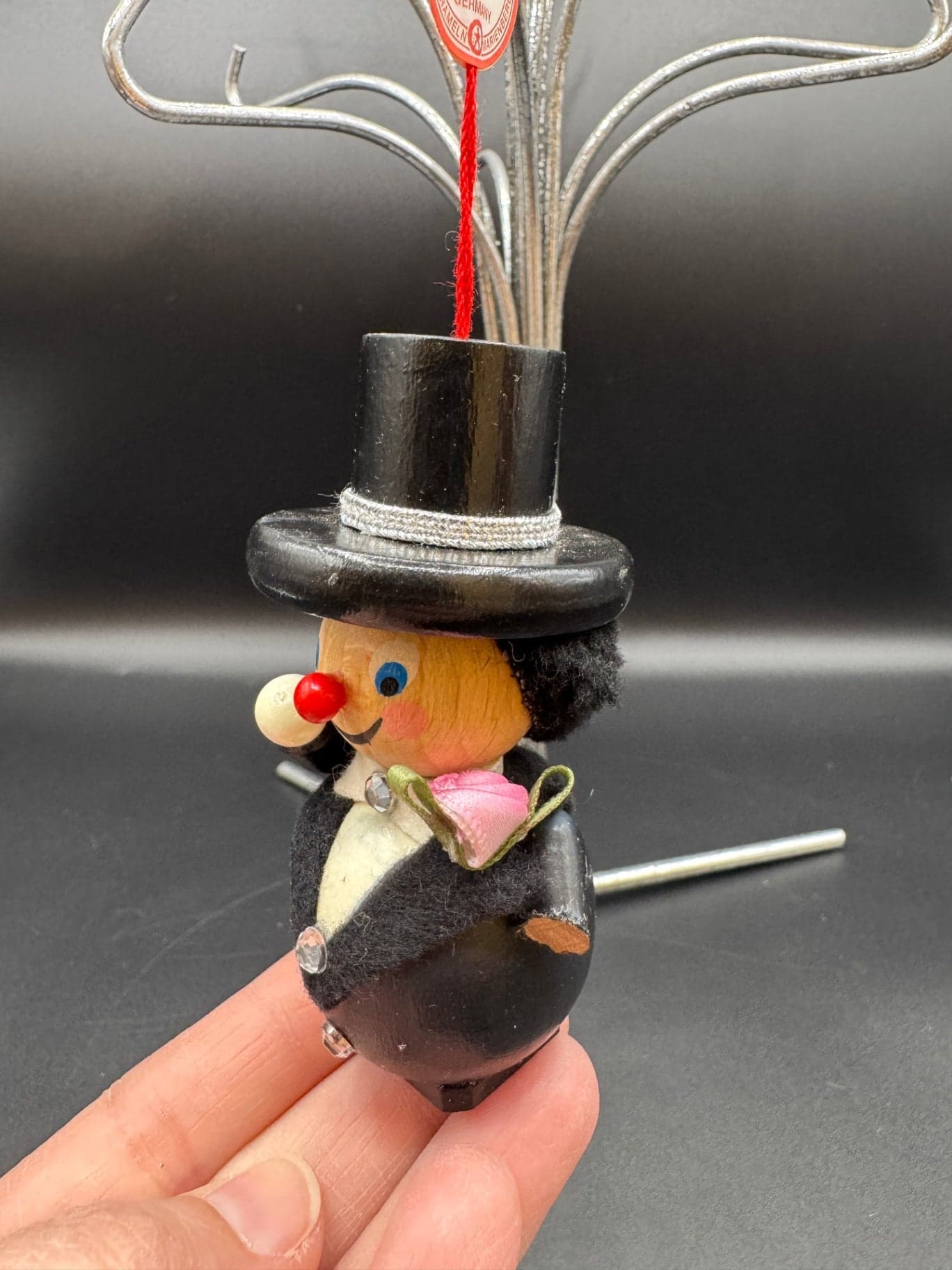 VTG Steinbeck Ornament - Thumbnail 3