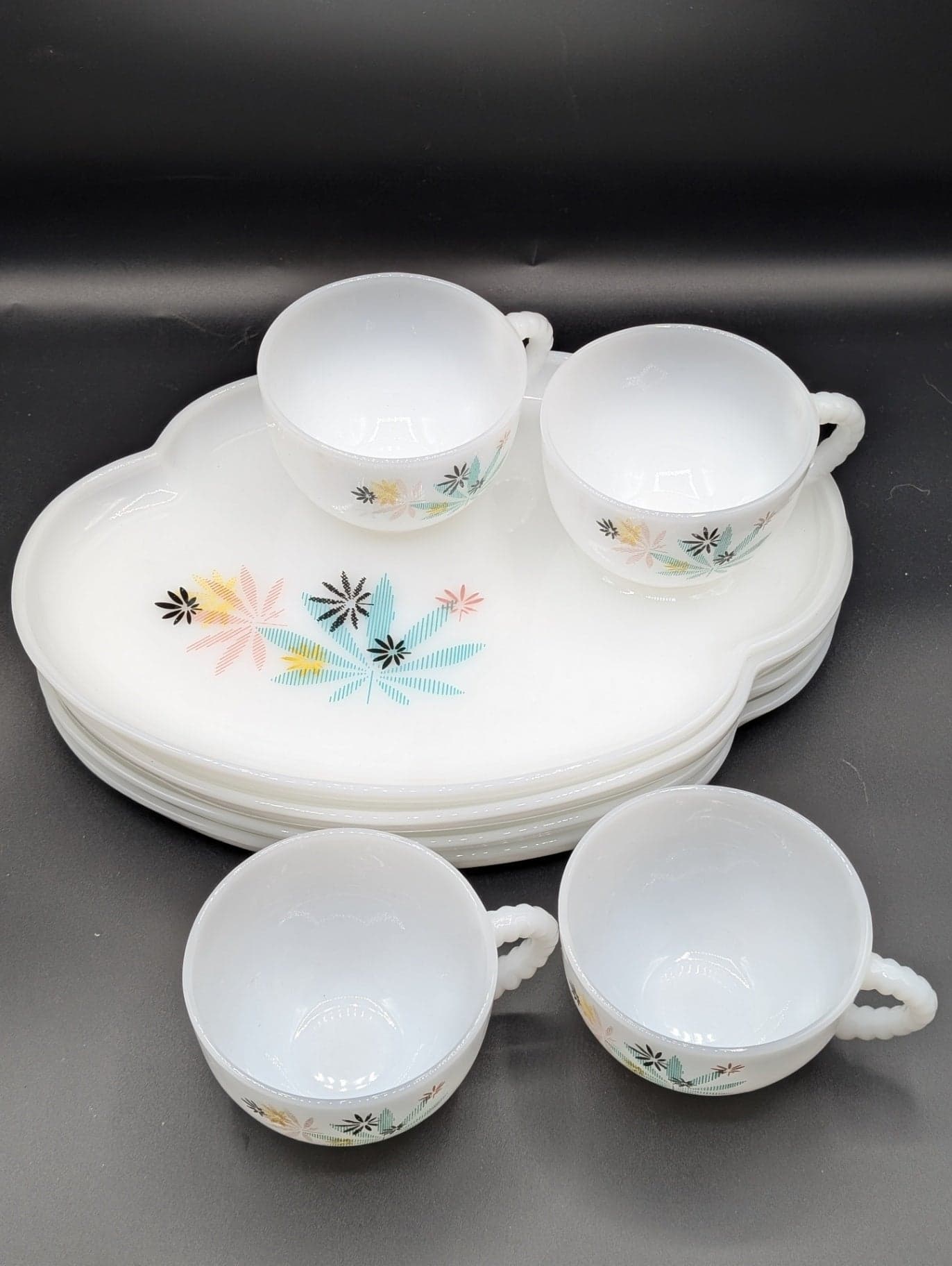 Atomic Flower Snack Plate & Cup Set - Thumbnail 2