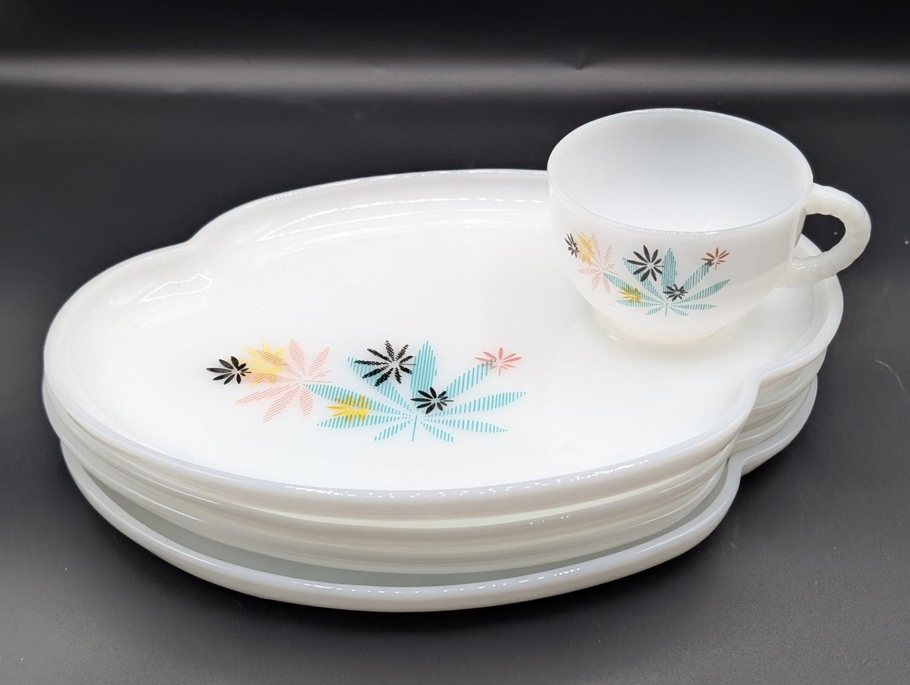 Atomic Flower Snack Plate & Cup Set - Thumbnail 5