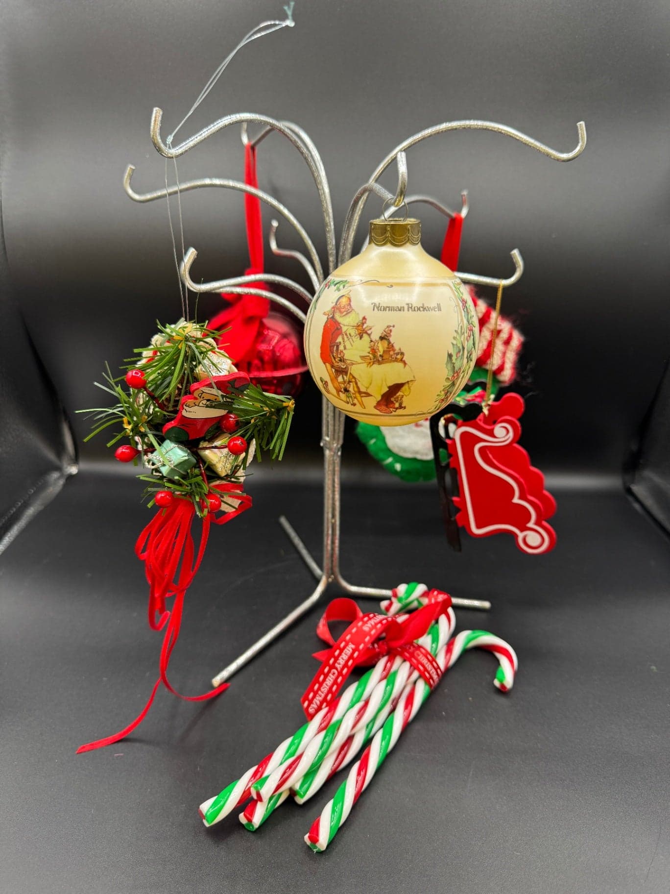 Red & Green Asst. Ornament Lot - Image 1
