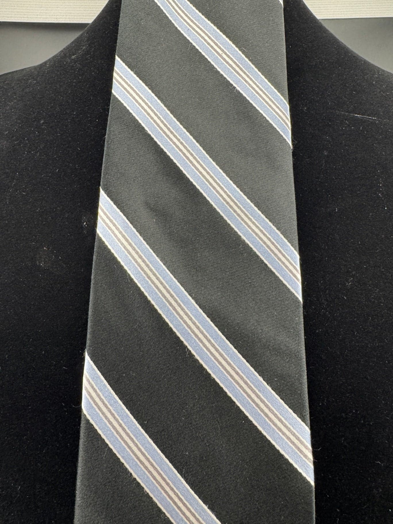 Classic Tommy Hilfiger Necktie - Thumbnail 3