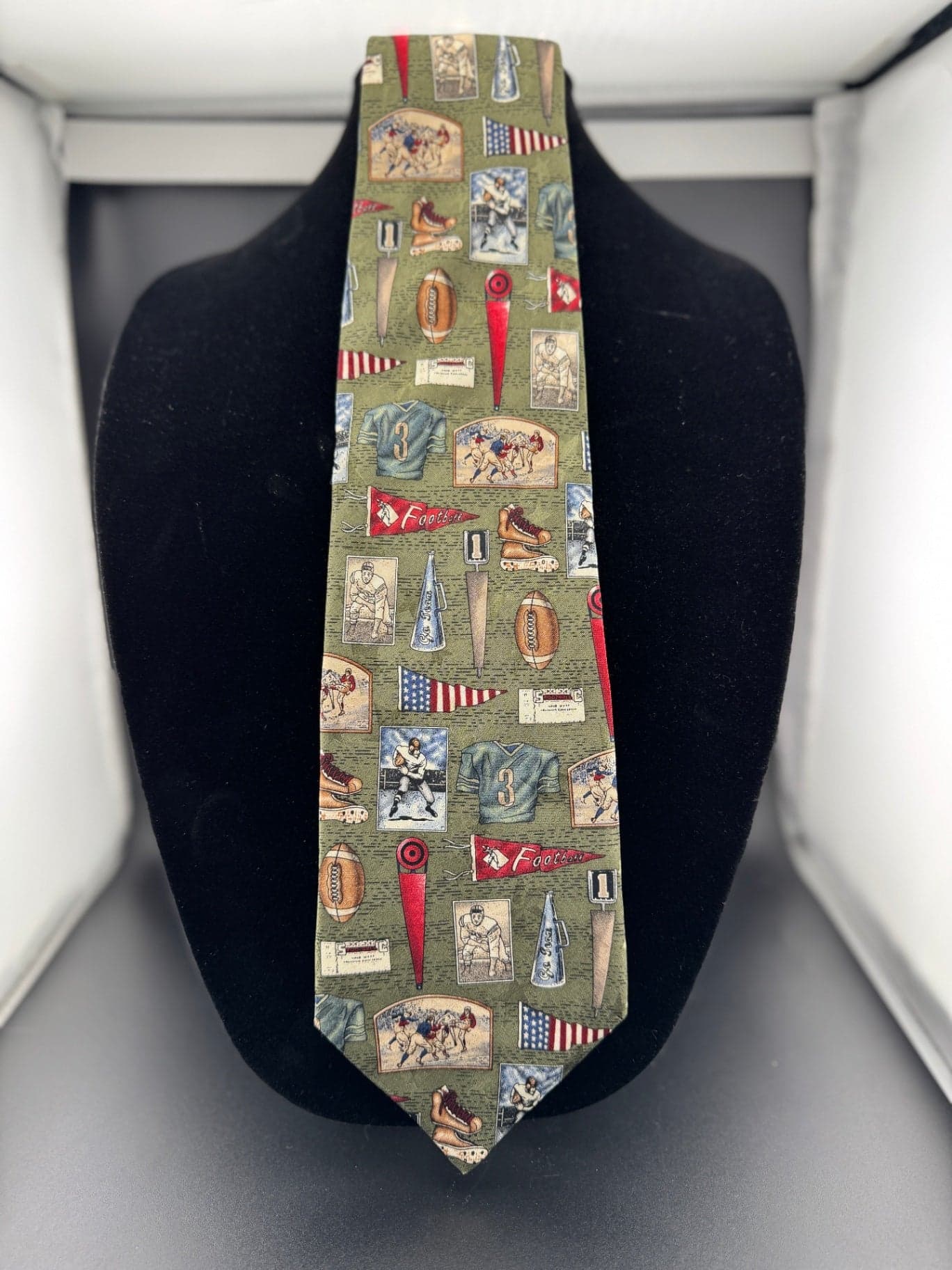 Van Heusen Vintage Football Necktie - Image 1