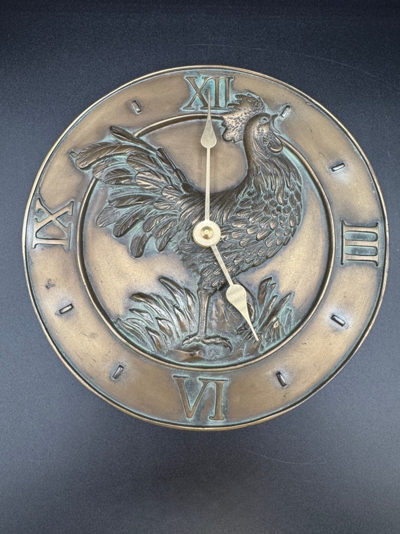 Hen-Feathers Chanticleer Clock - Thumbnail 2