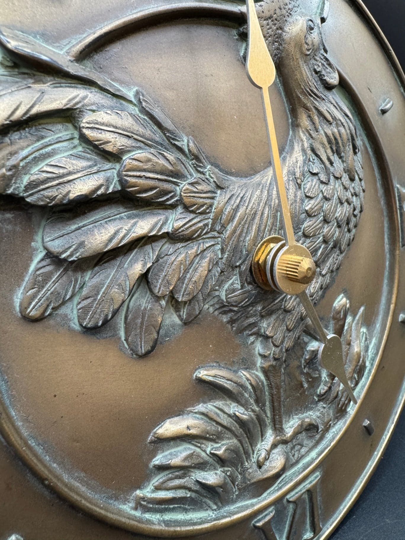 Hen-Feathers Chanticleer Clock - Thumbnail 5