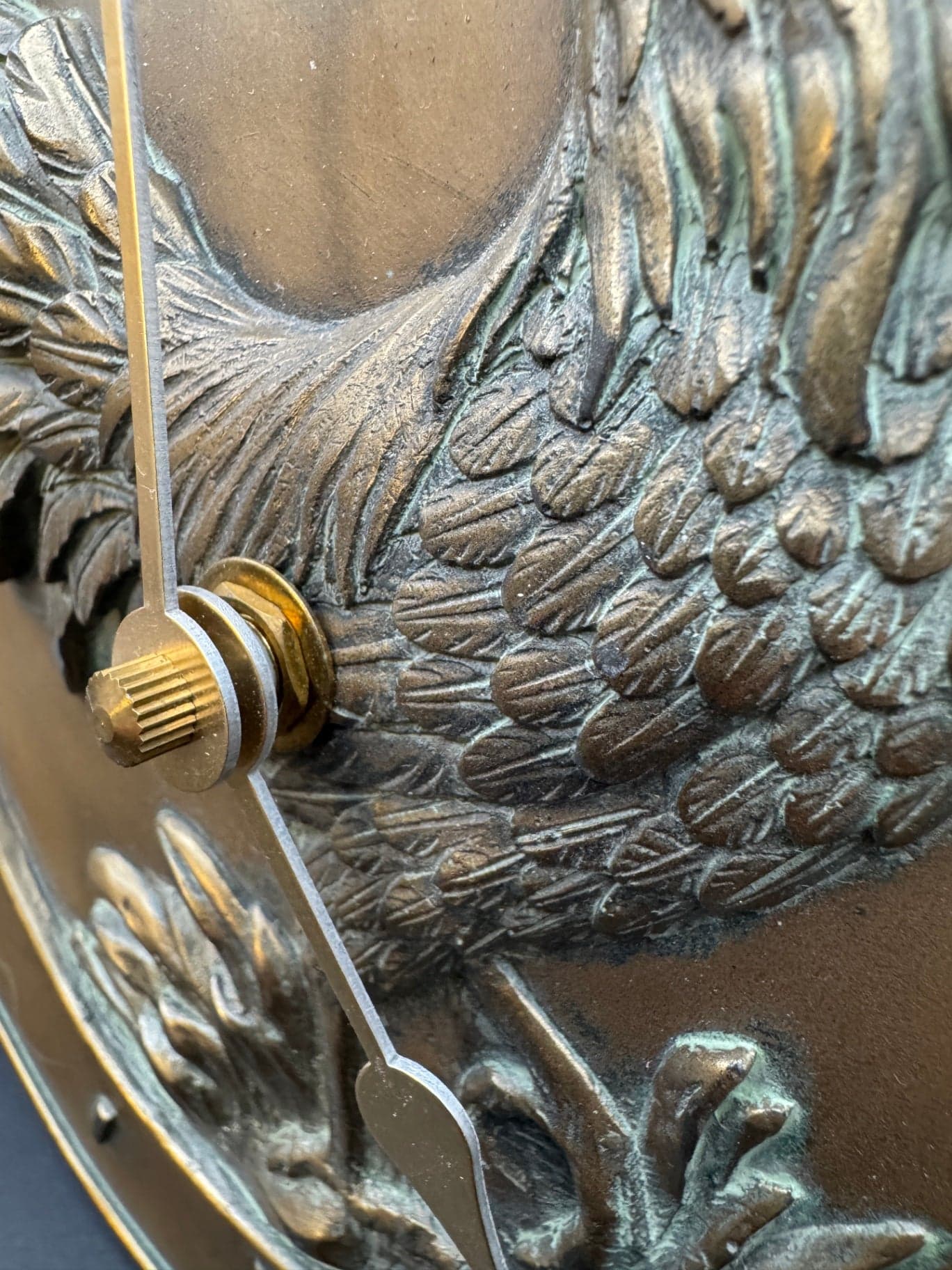 Hen-Feathers Chanticleer Clock - Thumbnail 4
