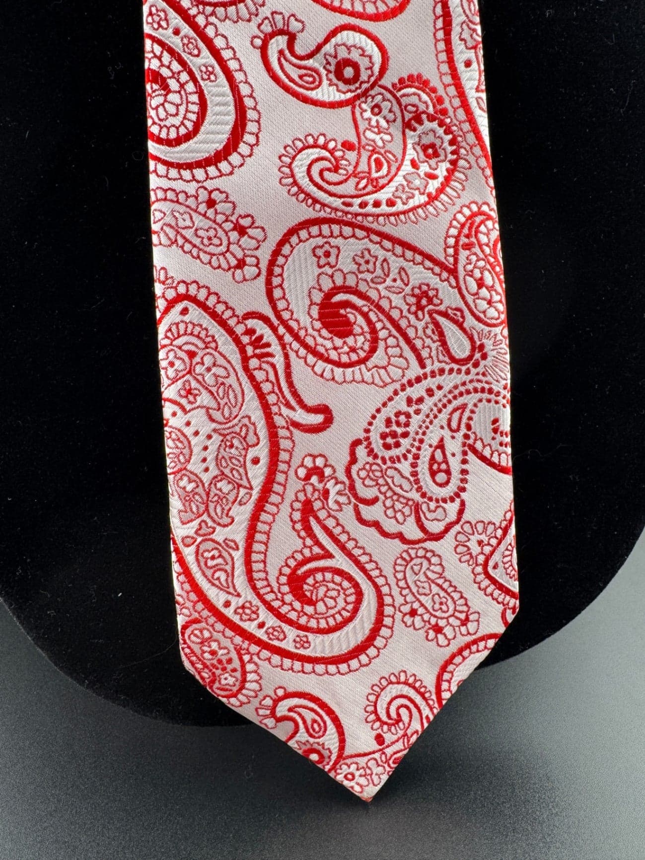 Pink & Red Paisley Necktie - Thumbnail 3