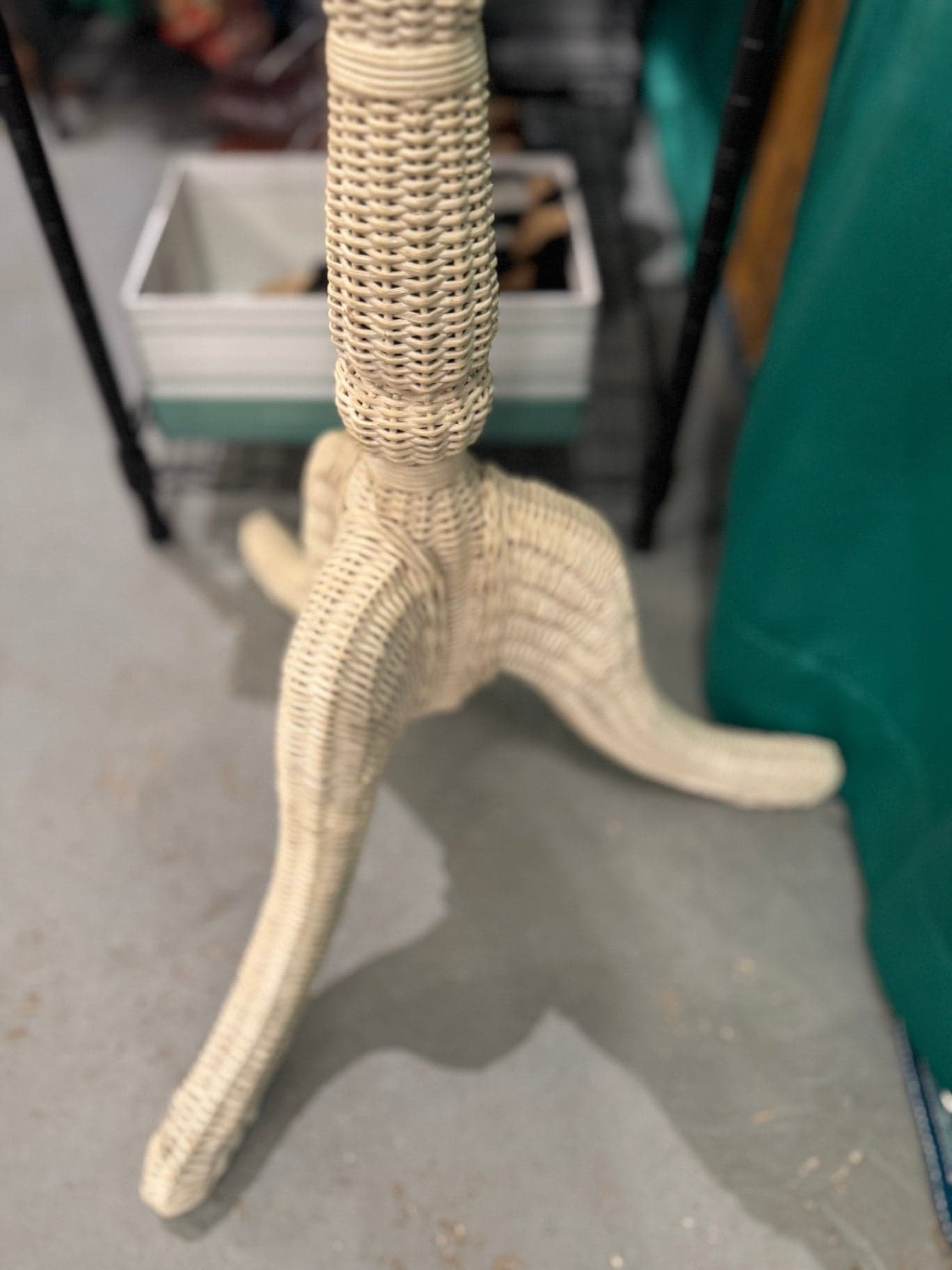 Vintage White Wicker Coat Rack - Thumbnail 7