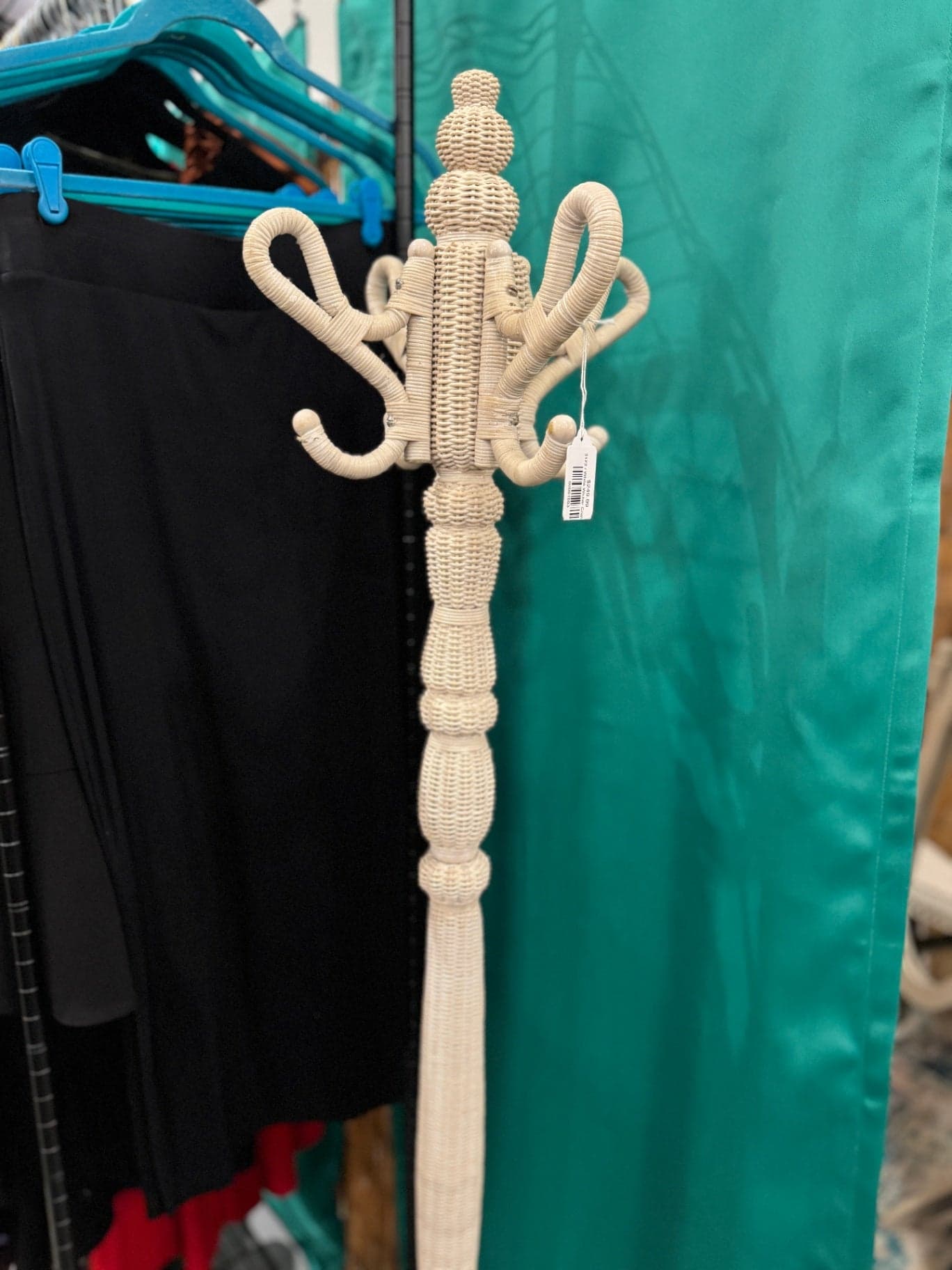 Vintage White Wicker Coat Rack - Thumbnail 2
