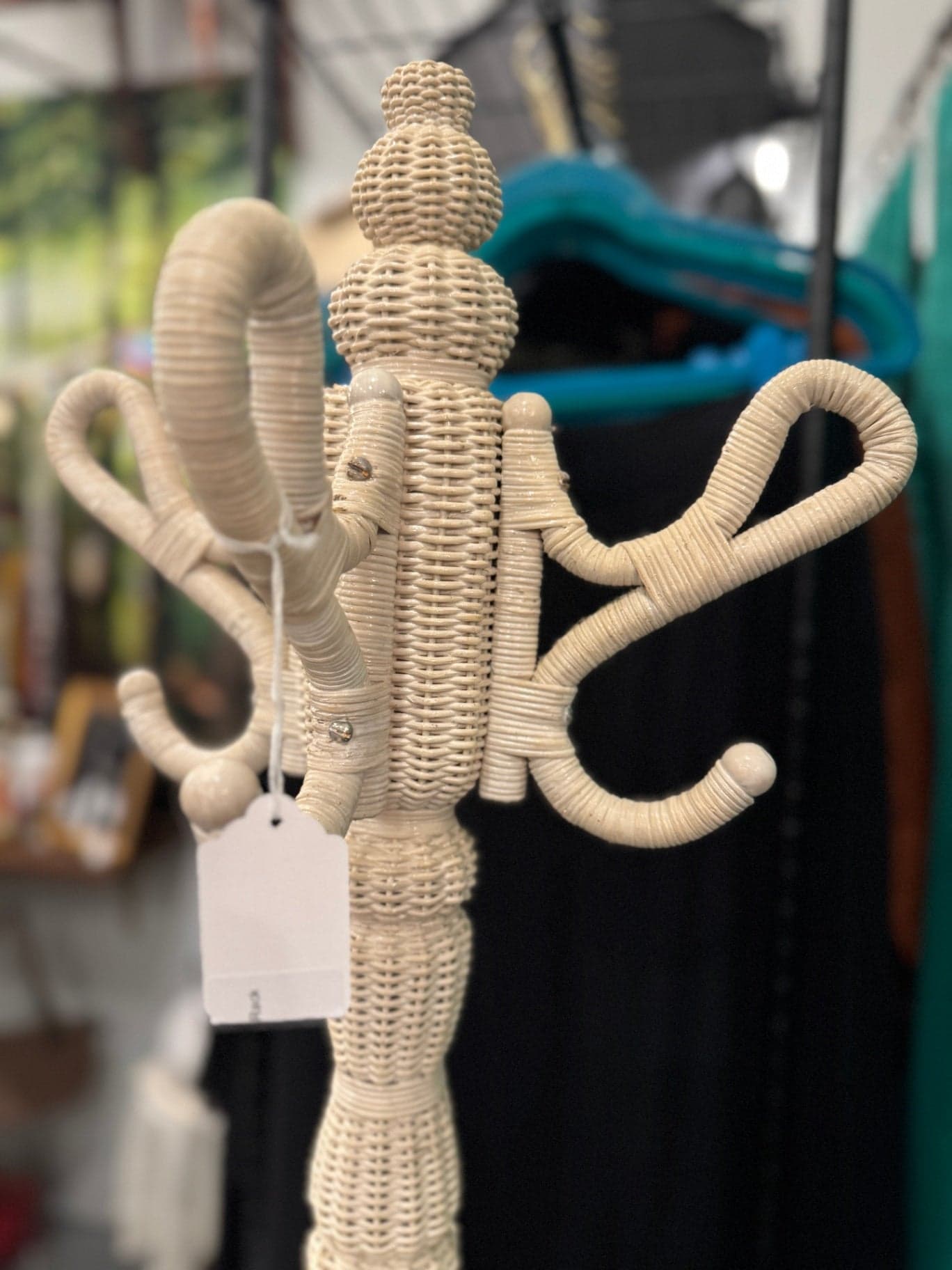 Vintage White Wicker Coat Rack - Thumbnail 5