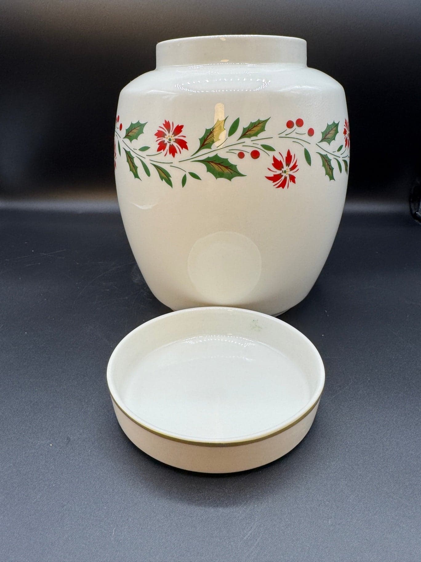 Royal Daulton Holly Cookie Jar - Thumbnail 5