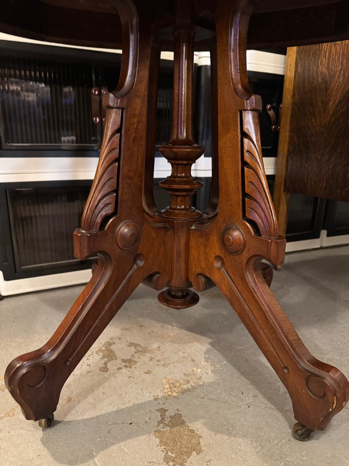 Antique Oval Parlor Table - Thumbnail 4