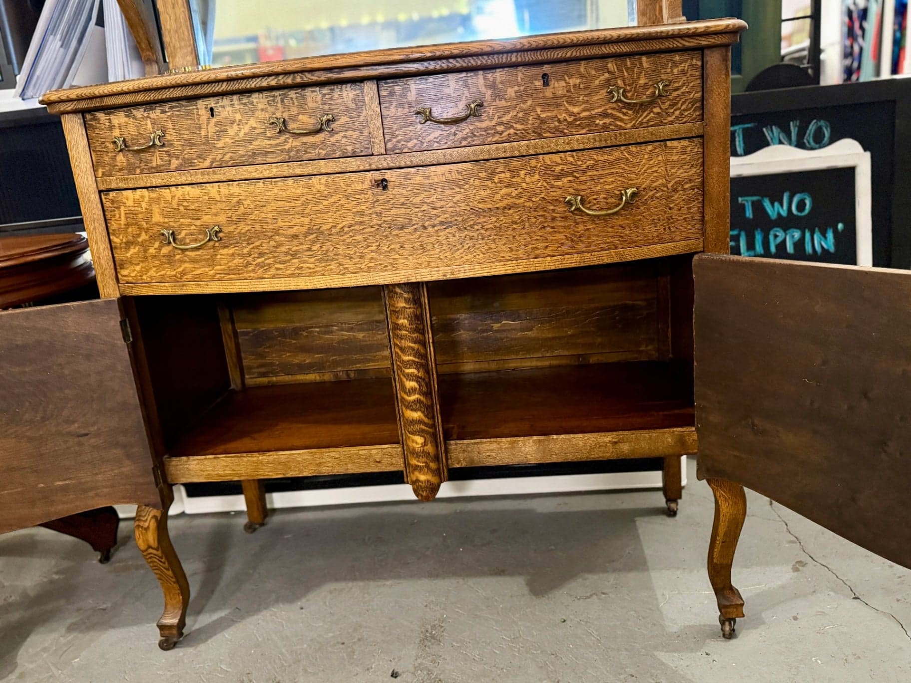 Antique Tiger Oak Sideboard - Thumbnail 6