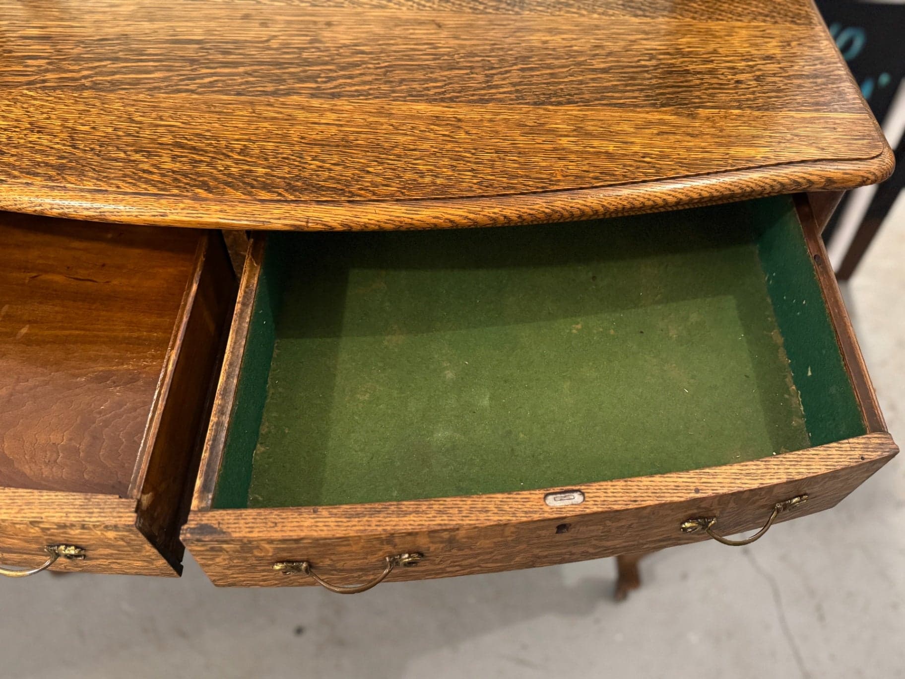 Antique Tiger Oak Sideboard - Thumbnail 8