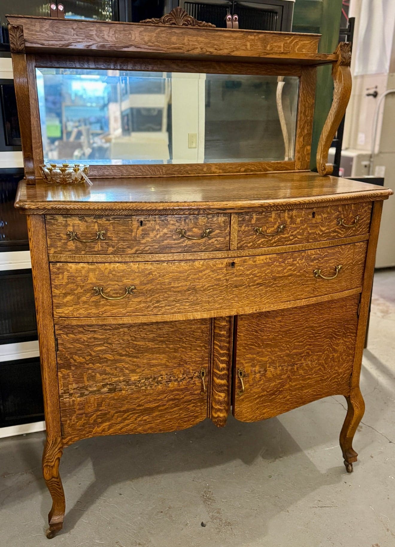 Antique Tiger Oak Sideboard - Thumbnail 4
