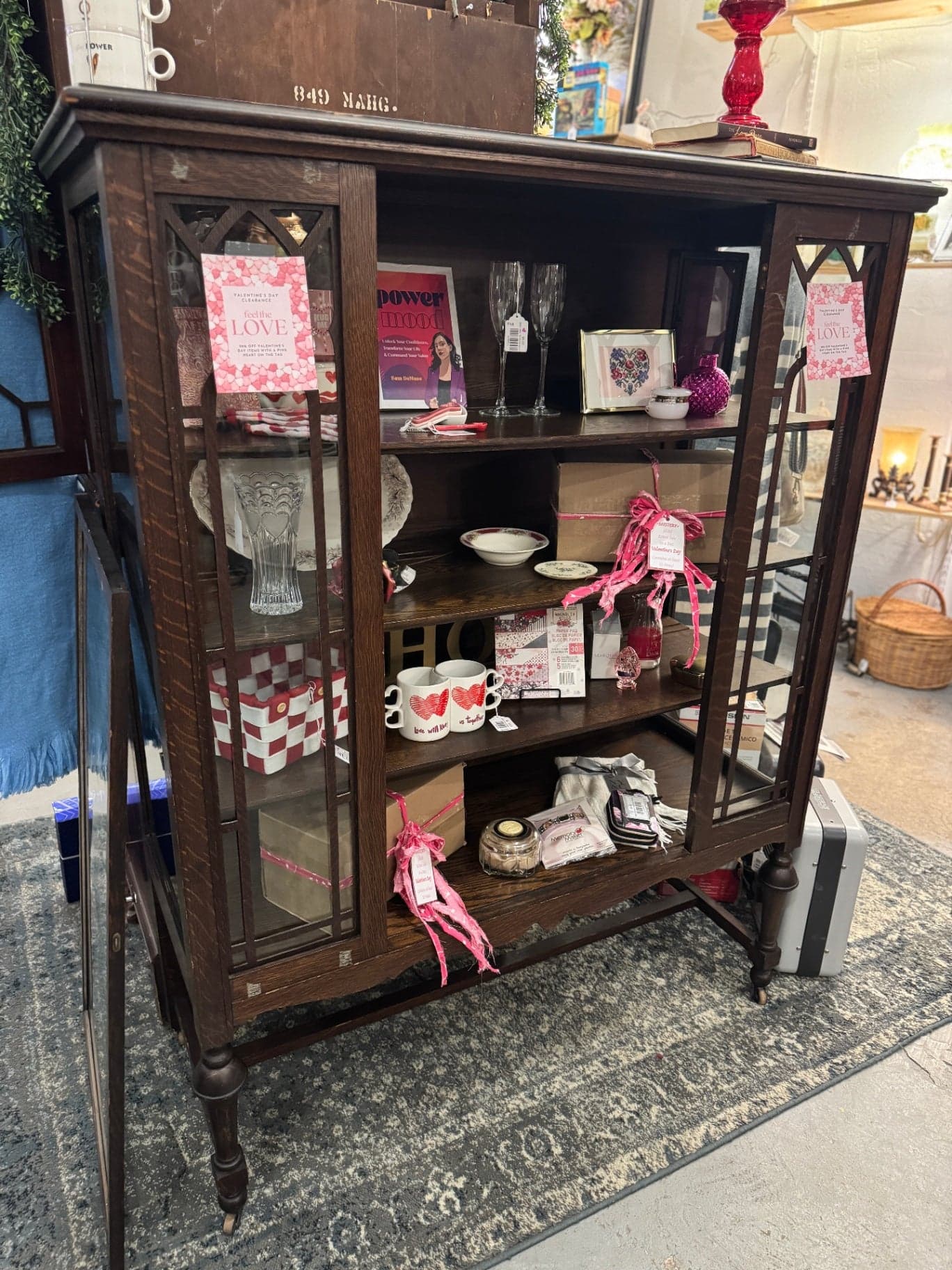 VTG China/Display Cabinet on Wheels - Thumbnail 7