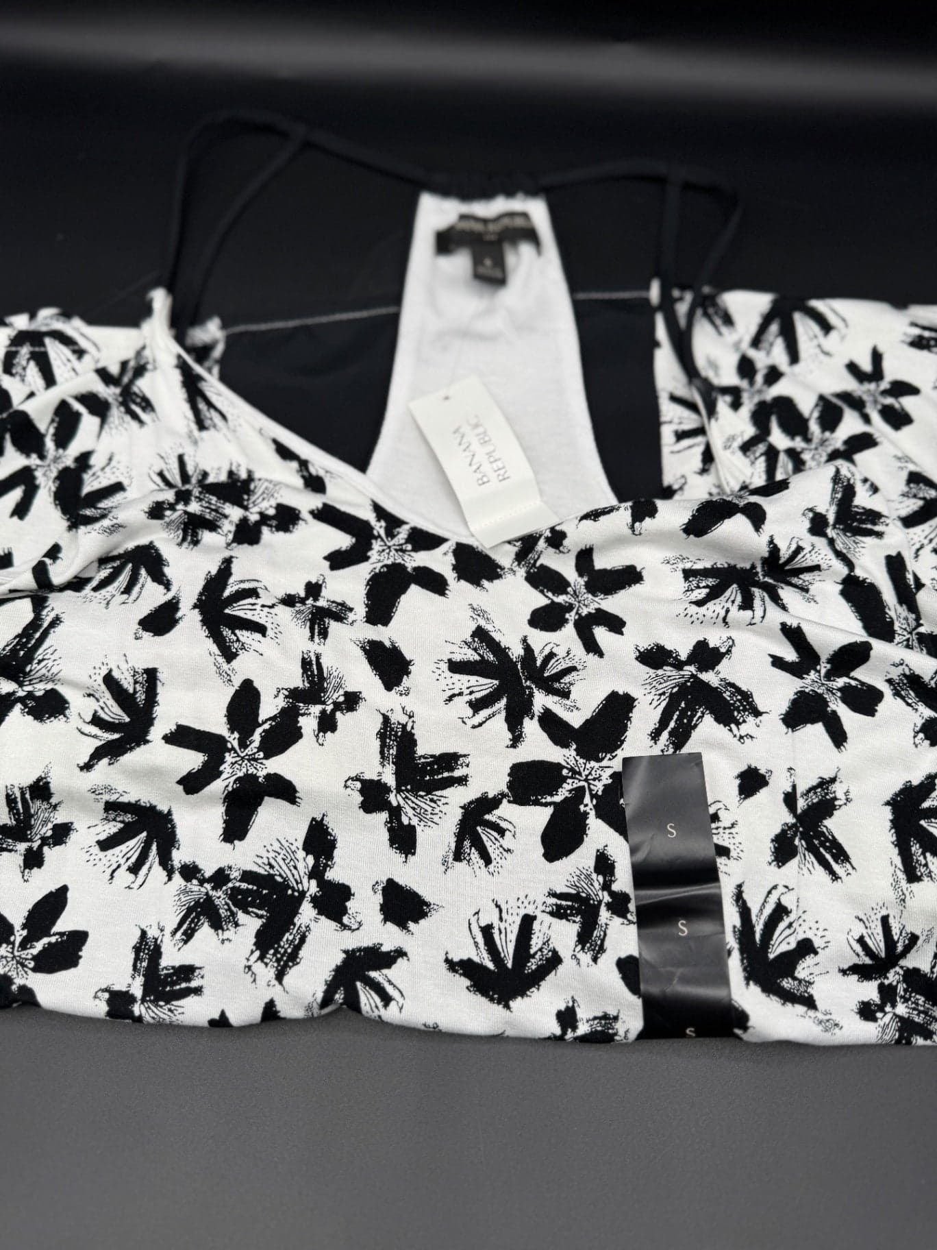 Banana Republic Sporty Tank Top - Thumbnail 5