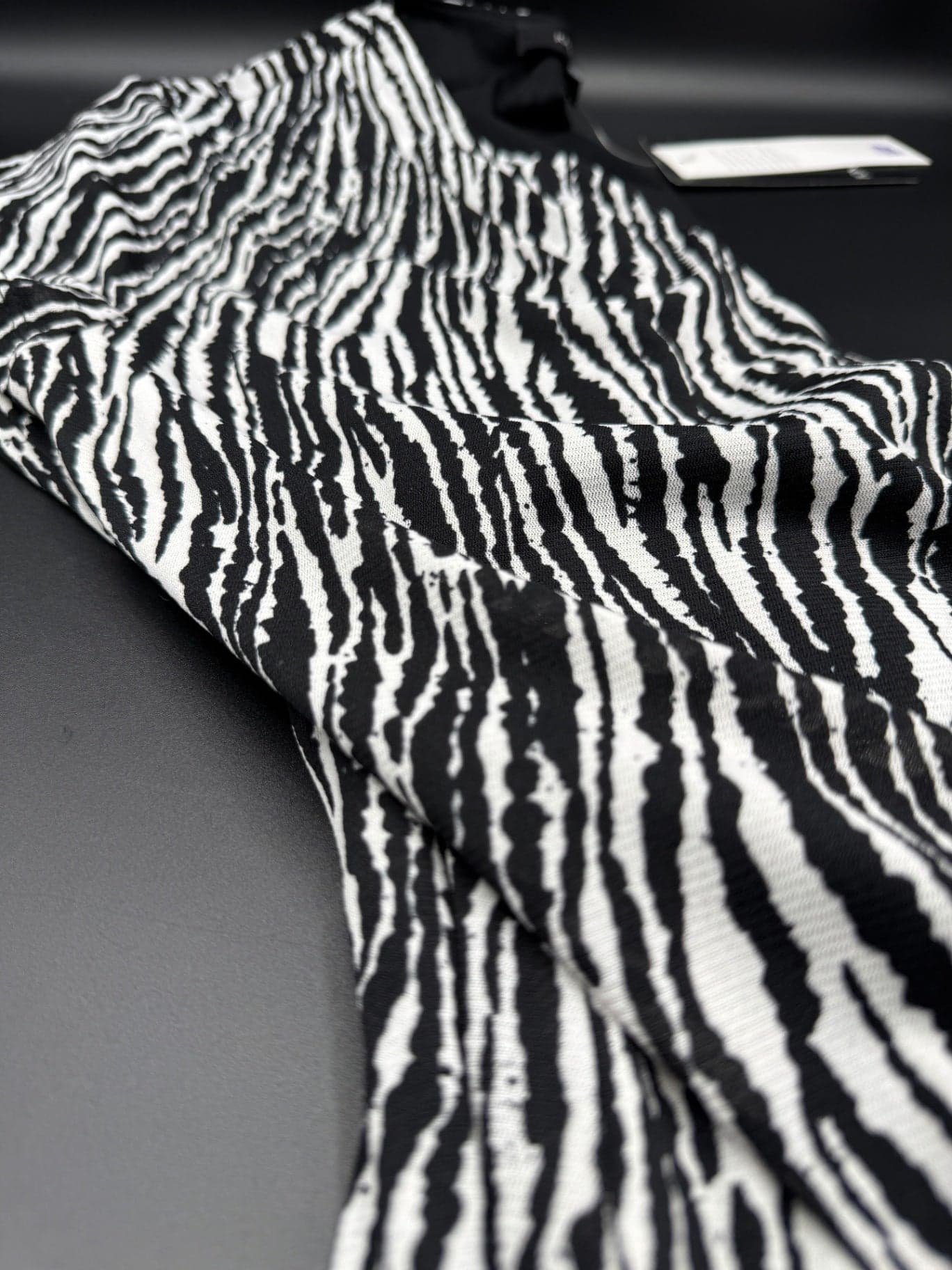 Joneswear Black & White Top - Thumbnail 9