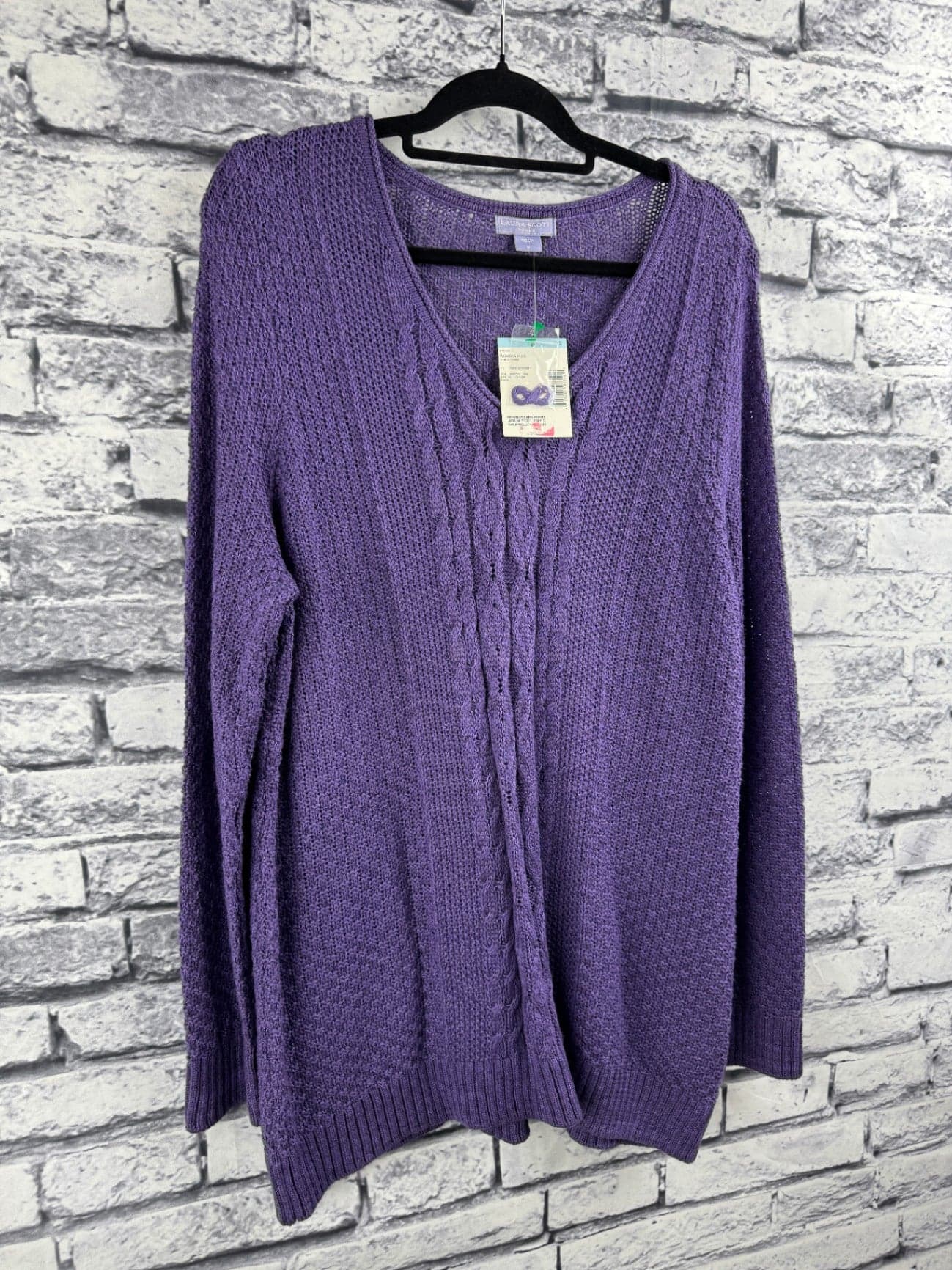 Laura Scott V-Neck Cable Sweater - Thumbnail 2