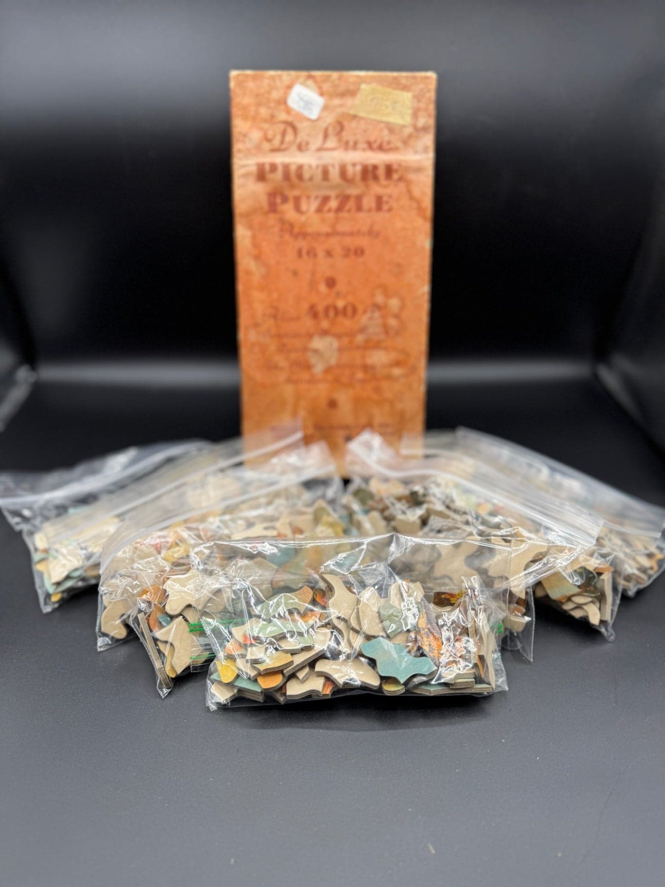 VTG DeLuxe Picture Puzzle Pieces, Crafting - Image 1