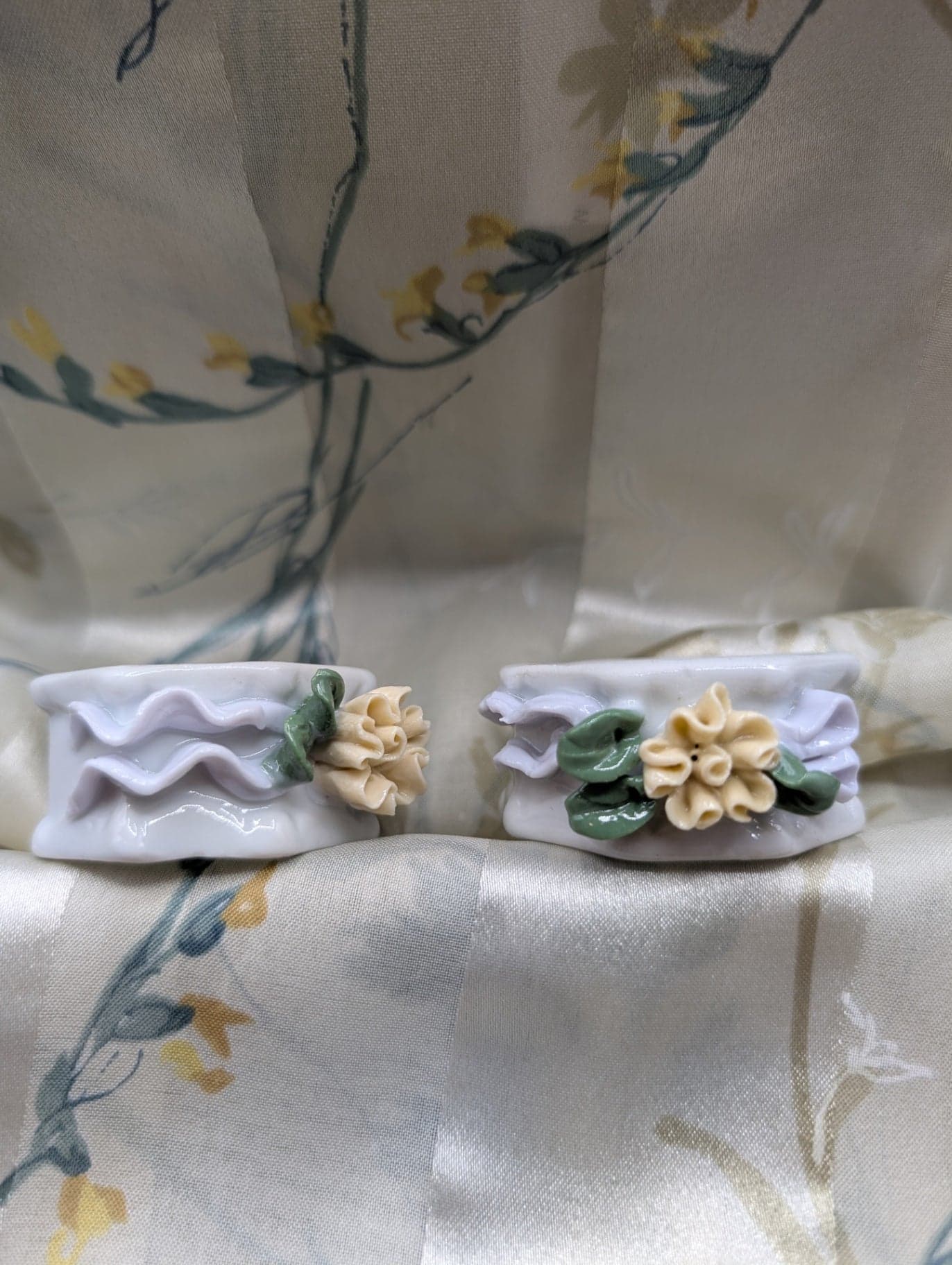 Porcelain Floral Napkin Rings - Thumbnail 5