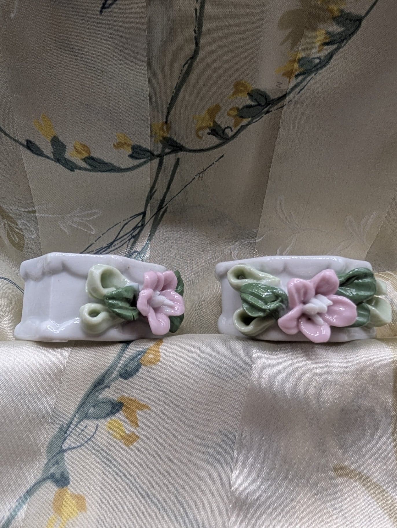 Porcelain Floral Napkin Rings - Thumbnail 6
