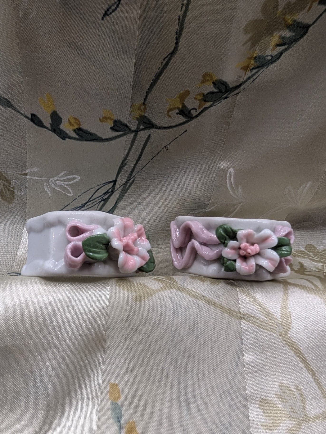 Porcelain Floral Napkin Rings - Thumbnail 4