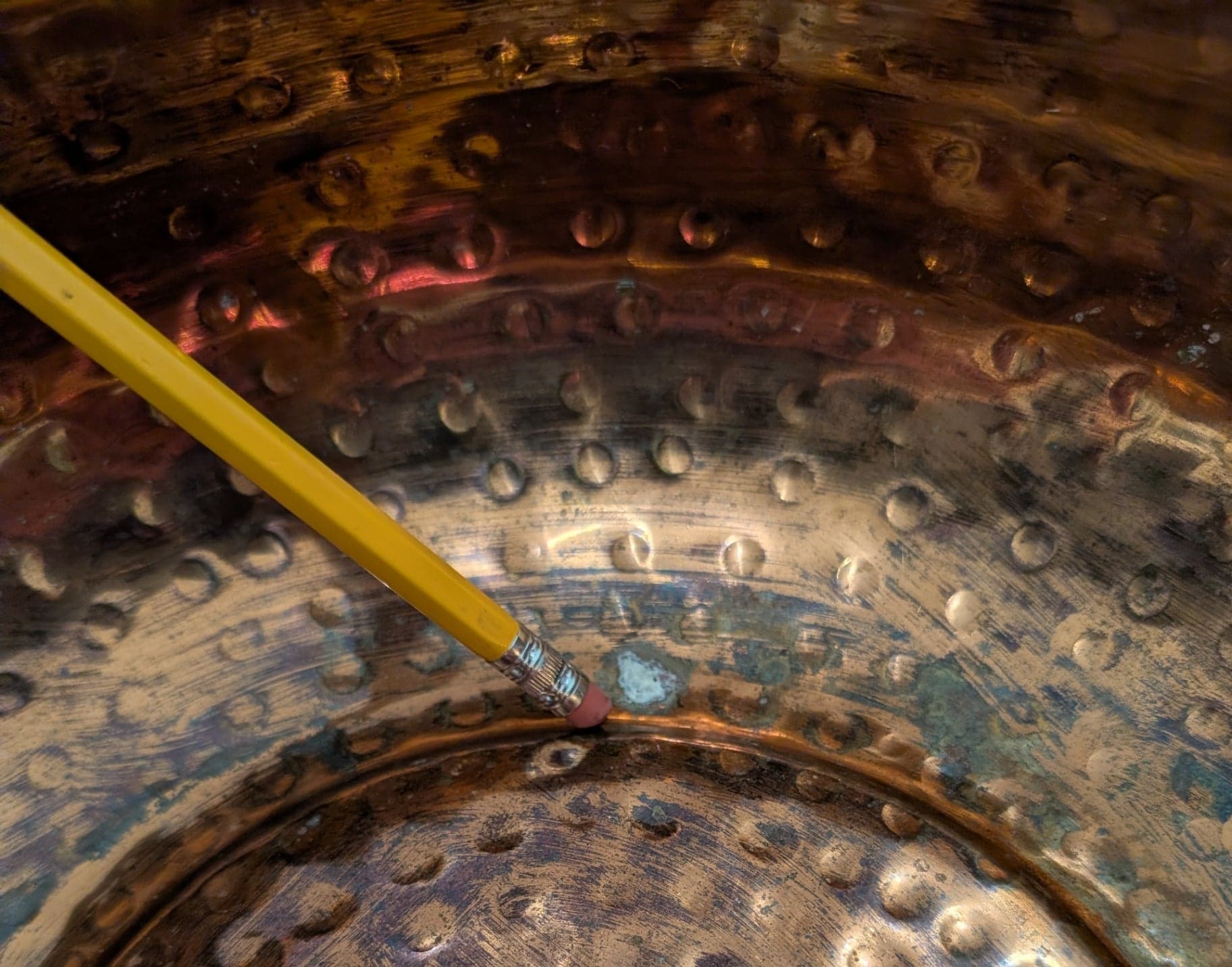 Hammered Copper Bowl w Brass Handles - Thumbnail 7