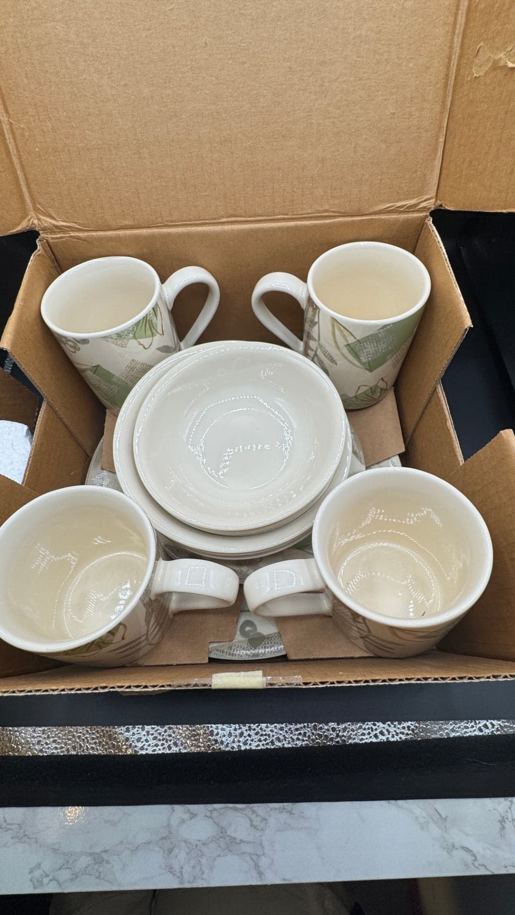 Corelle 16 piece textured leaves NIB - Thumbnail 3