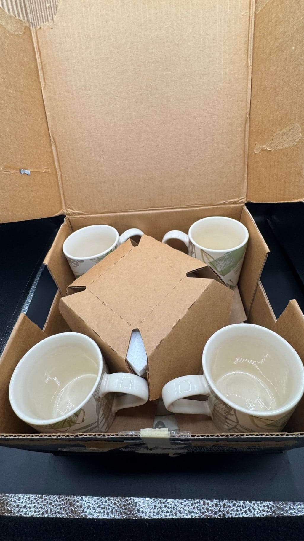Corelle 16 piece textured leaves NIB - Thumbnail 2
