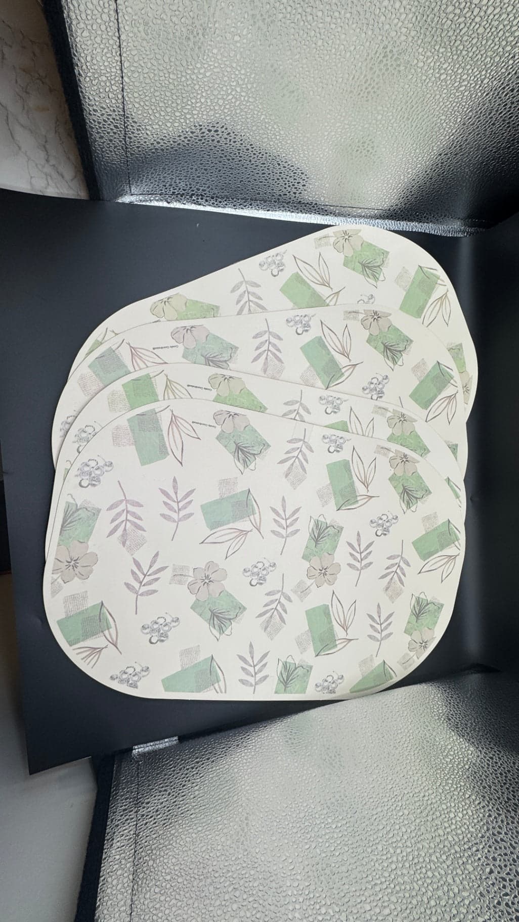 VTG Corning Textured Leaves Placemat (4) - Image 1